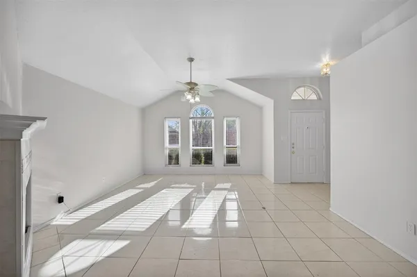 $2,300 | 7016 Snowivy Court, Arlington, TX 76001