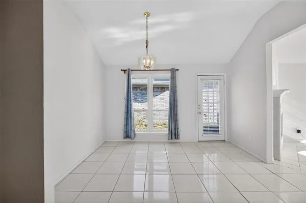 $2,300 | 7016 Snowivy Court, Arlington, TX 76001
