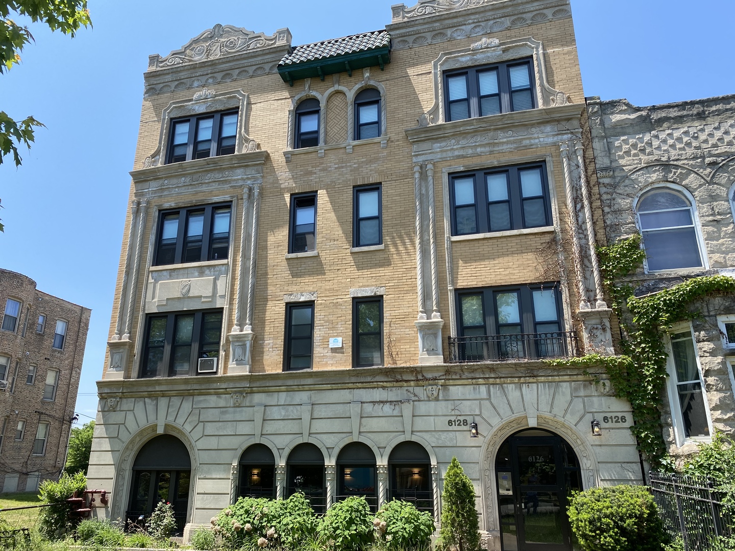 6126 South Woodlawn Ave Unit 280  