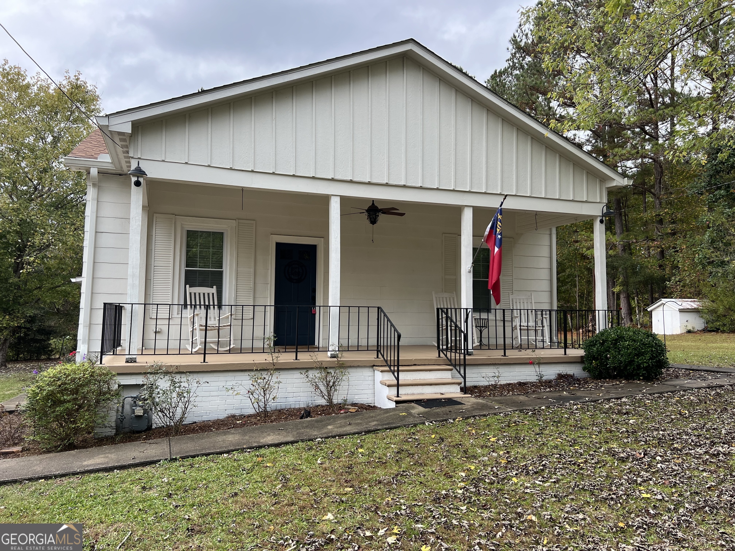 1705 Hendricks Church Road Thomaston, GA 30286 - Photo 1 of 1 a front view of a house with garden