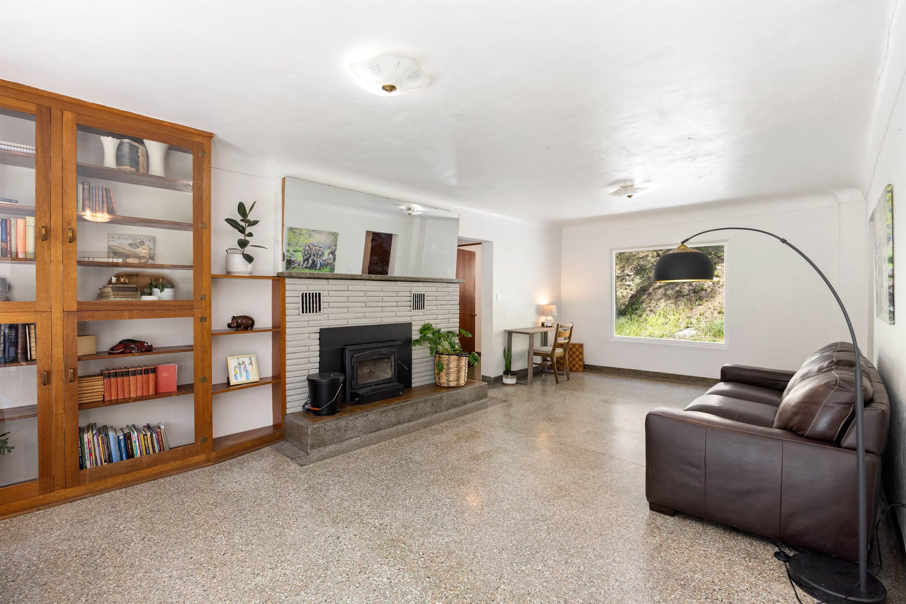 15110 North Shady Slope Road Mead, WA 99021 - Photo 5 of 44 Gallery Image 5