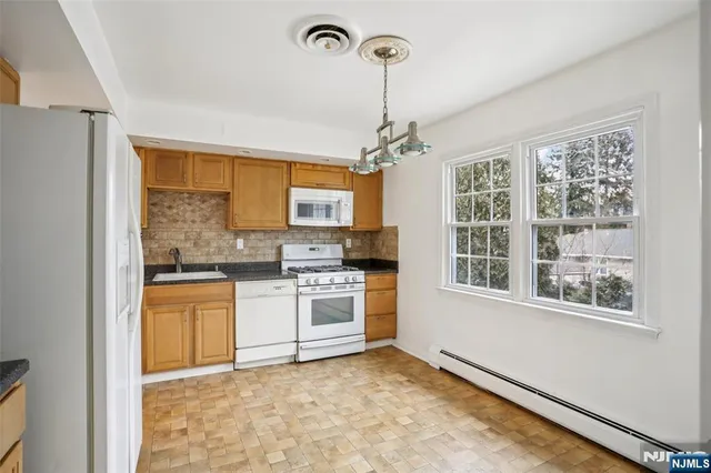 $4,200 | 254 Darlington Avenue, Ramsey, NJ 07446