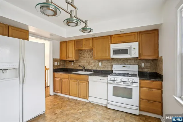 $4,200 | 254 Darlington Avenue, Ramsey, NJ 07446