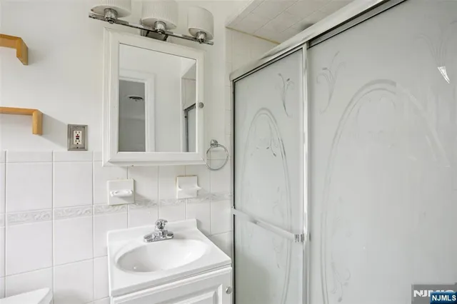 $4,200 | 254 Darlington Avenue, Ramsey, NJ 07446