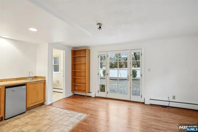 $4,200 | 254 Darlington Avenue, Ramsey, NJ 07446