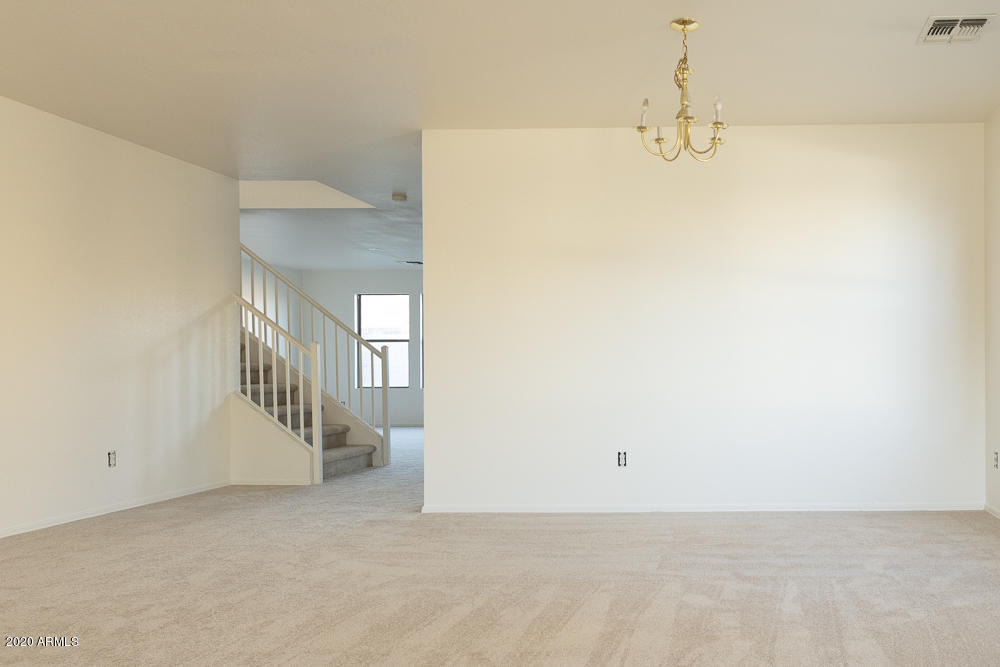 2542 West Bloch Road Phoenix, AZ 85041 - Photo 4 of 23 Priscilla Ku 2-1 - 013
