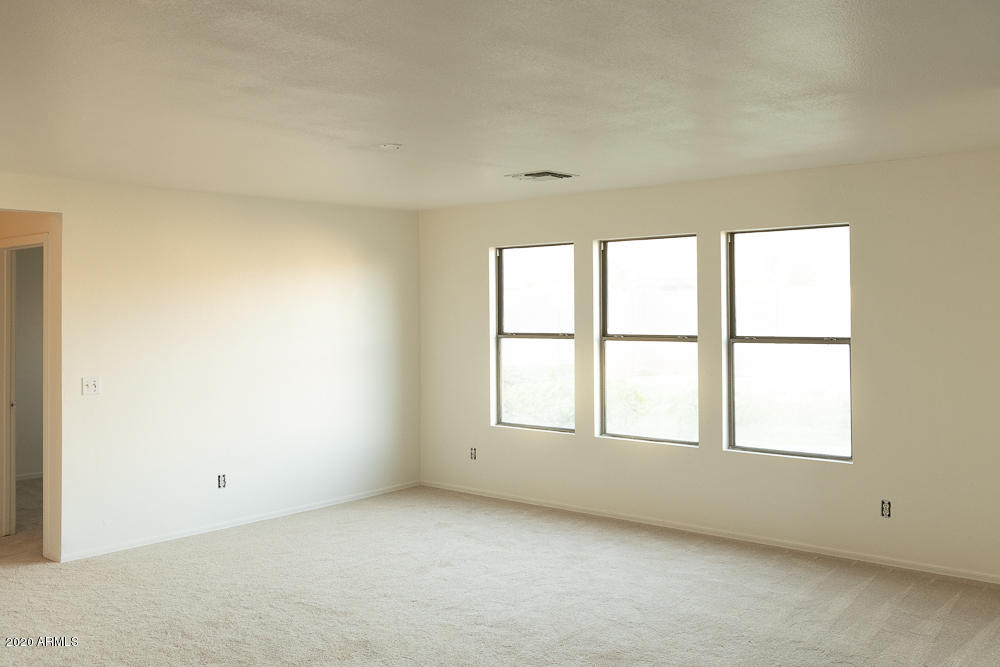 2542 West Bloch Road Phoenix, AZ 85041 - Photo 5 of 23 Priscilla Ku 2-1 - 025