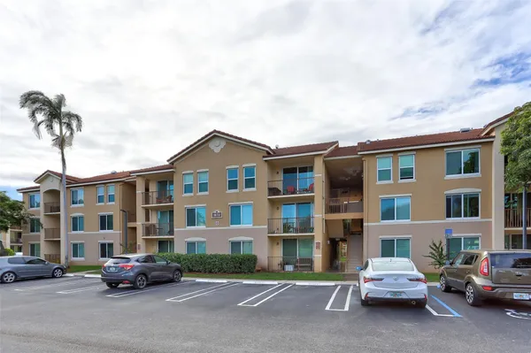 $1,900 | 321 Villa Circle, Unit 321, Boynton Beach, FL 33435