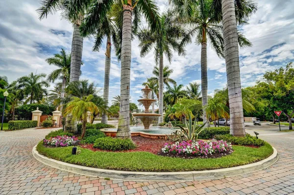 $1,900 | 321 Villa Circle, Unit 321, Boynton Beach, FL 33435