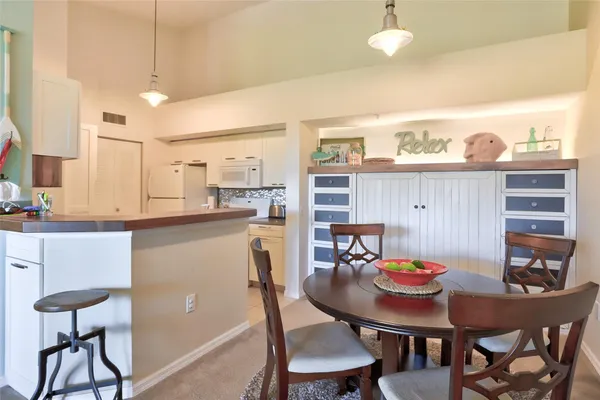 $1,900 | 321 Villa Circle, Unit 321, Boynton Beach, FL 33435