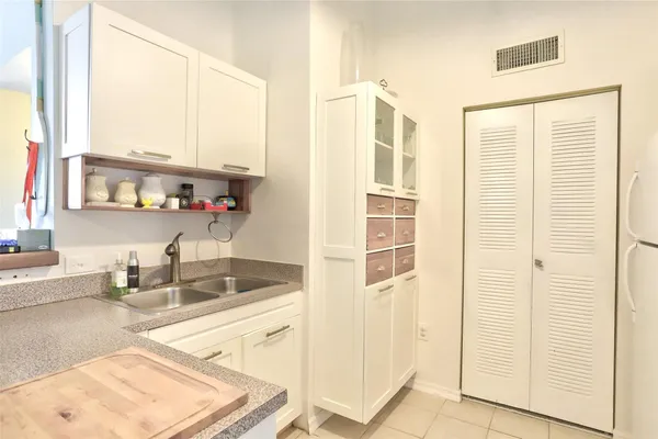 $1,900 | 321 Villa Circle, Unit 321, Boynton Beach, FL 33435