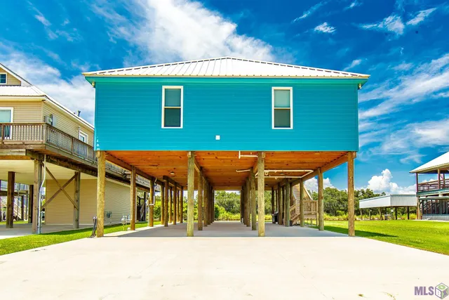 $475,000 | 6272 Bayouside Drive, Chauvin, LA 70344