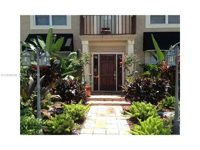 $2,000 | 119 Northeast 7th Avenue, Unit 1, Delray Beach, FL 33483