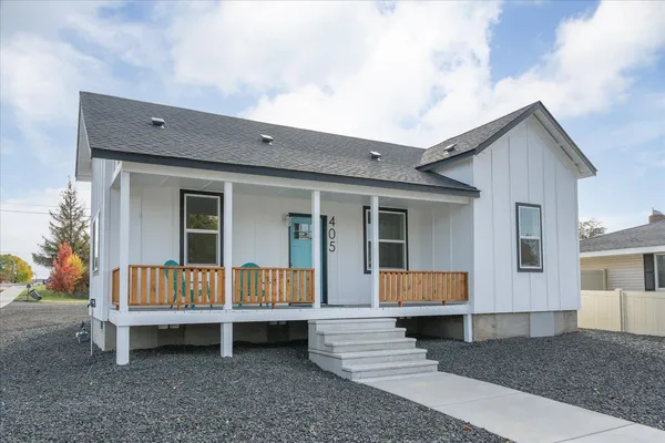 $229,900 | 405 West 2nd Street, Sprague, WA 99032