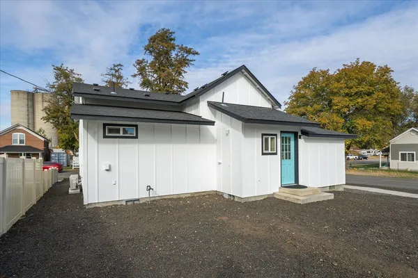 $229,900 | 405 West 2nd Street, Sprague, WA 99032