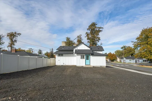 $229,900 | 405 West 2nd Street, Sprague, WA 99032