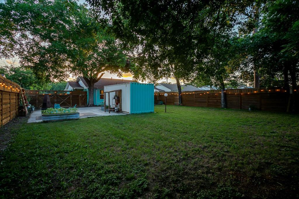 1908 North Riverside Drive Fort Worth, TX 76111 - Photo 36 of 39