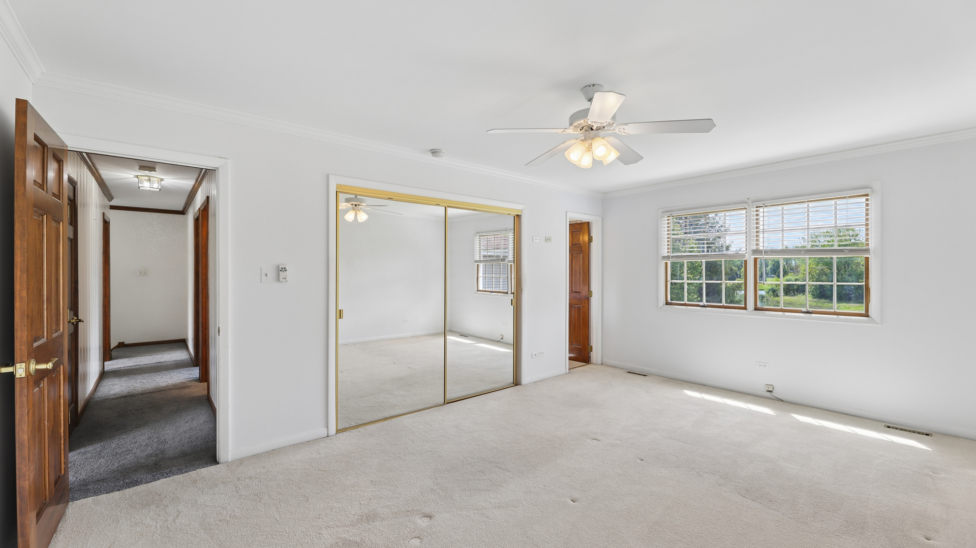 909 Surrey Road Addison, IL 60101 - Photo 17 of 27