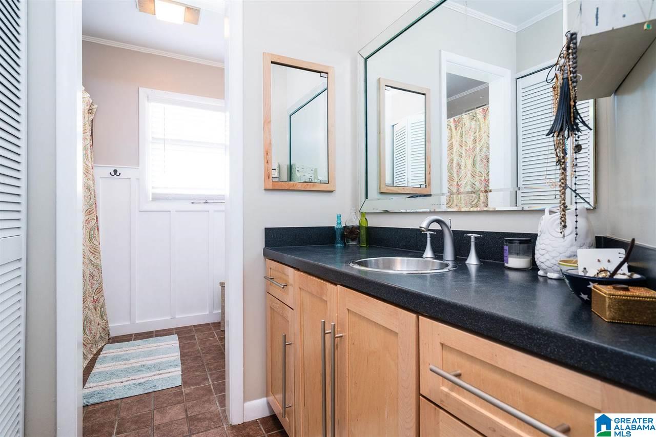 1304 Round Hill Road Birmingham, AL 35216 - Photo 14 of 19