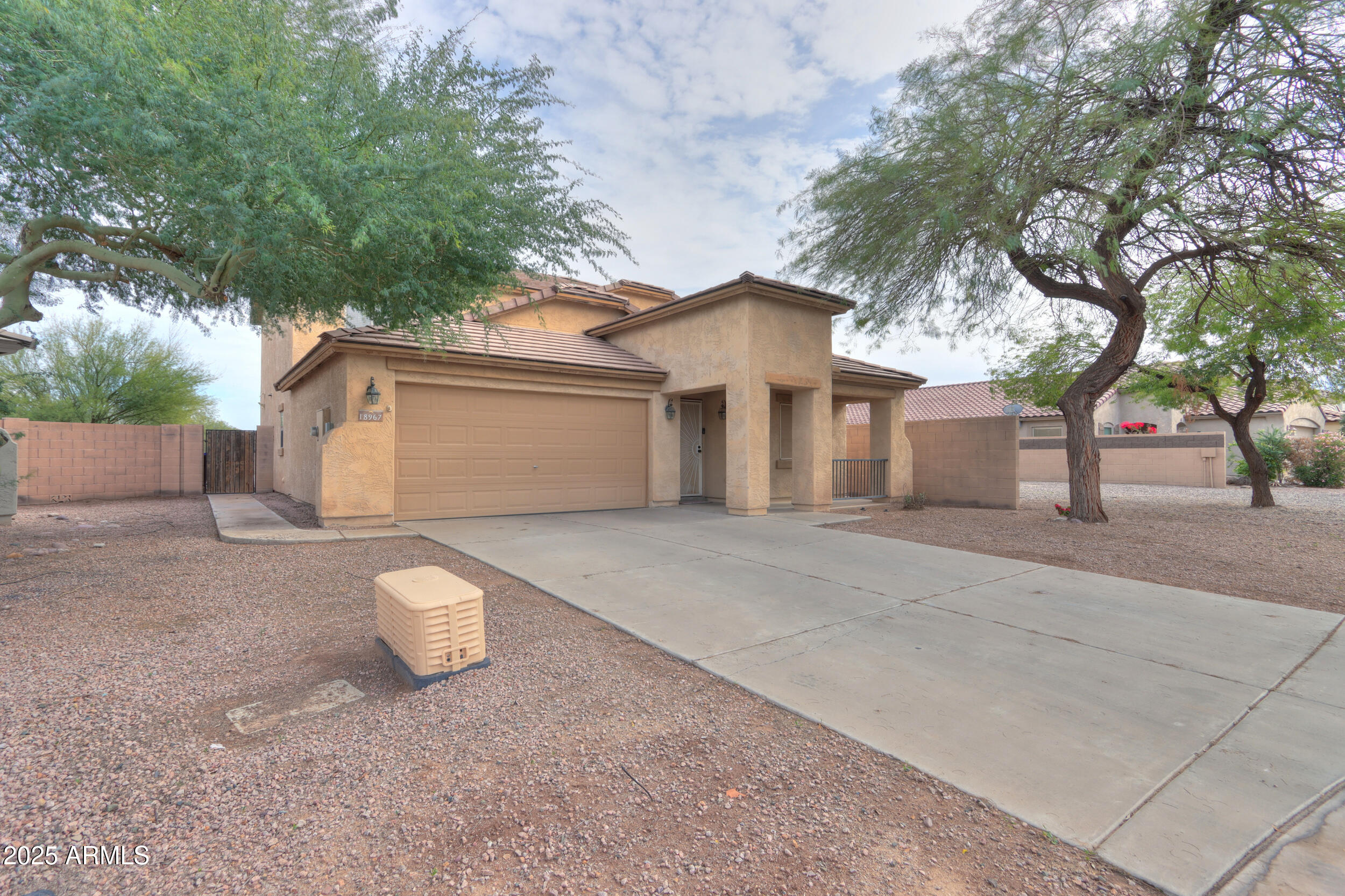 18967 North Leland Road Maricopa, AZ 85138 - Photo 2 of 27 03