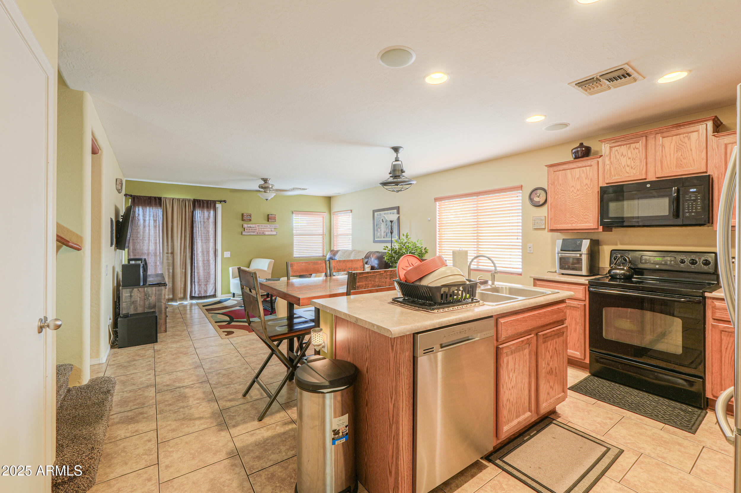 18967 North Leland Road Maricopa, AZ 85138 - Photo 6 of 27 11