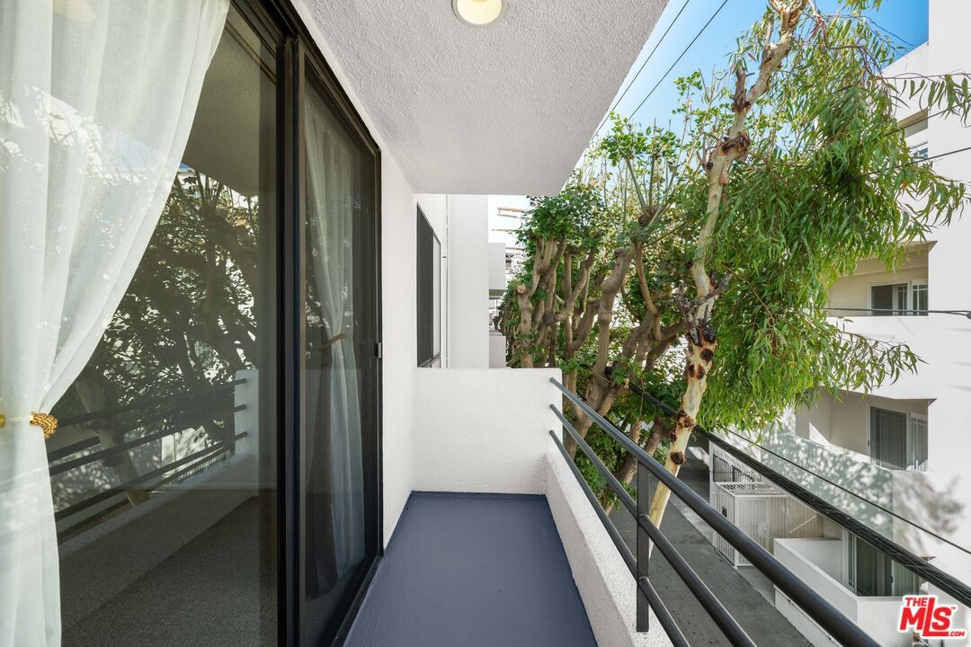 1312 South Saltair Avenue, Unit 215 Los Angeles, CA 90025 - Photo 29 of 31 a view of balcony