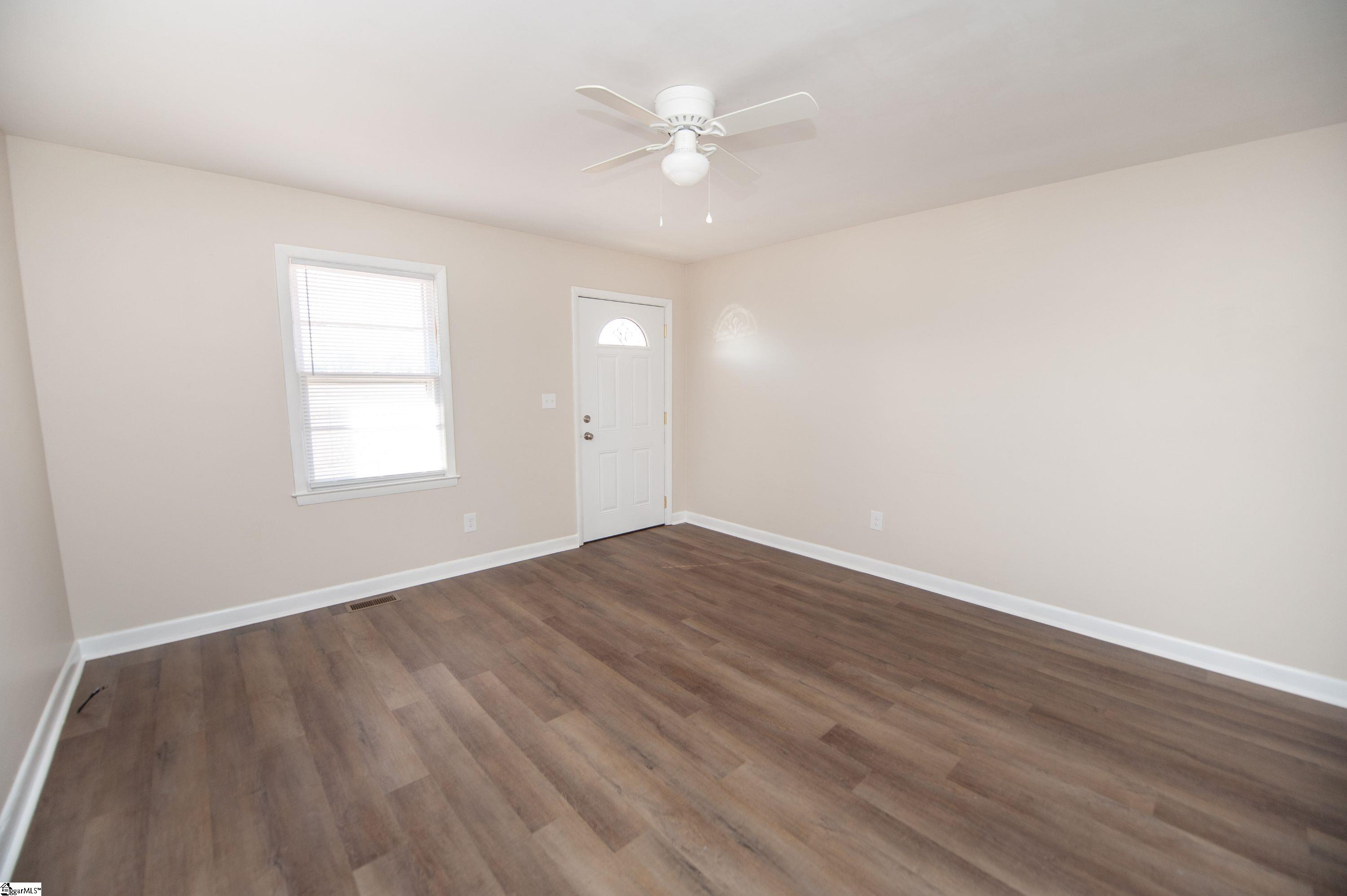 106 State Rd S-42-2249 Boiling Springs, SC 29316 - Photo 3 of 29