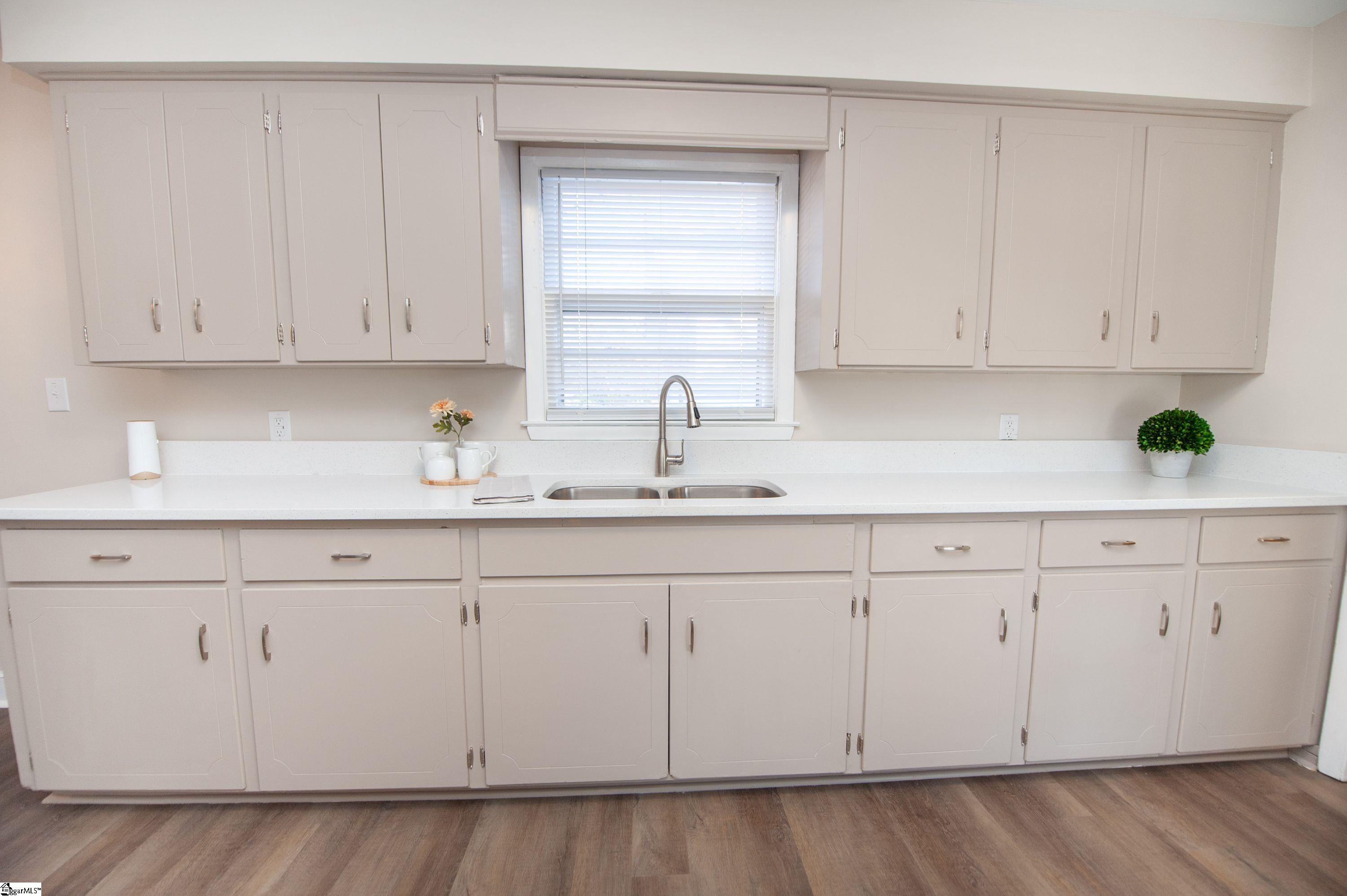 106 State Rd S-42-2249 Boiling Springs, SC 29316 - Photo 5 of 29 Awaiting a new chef!