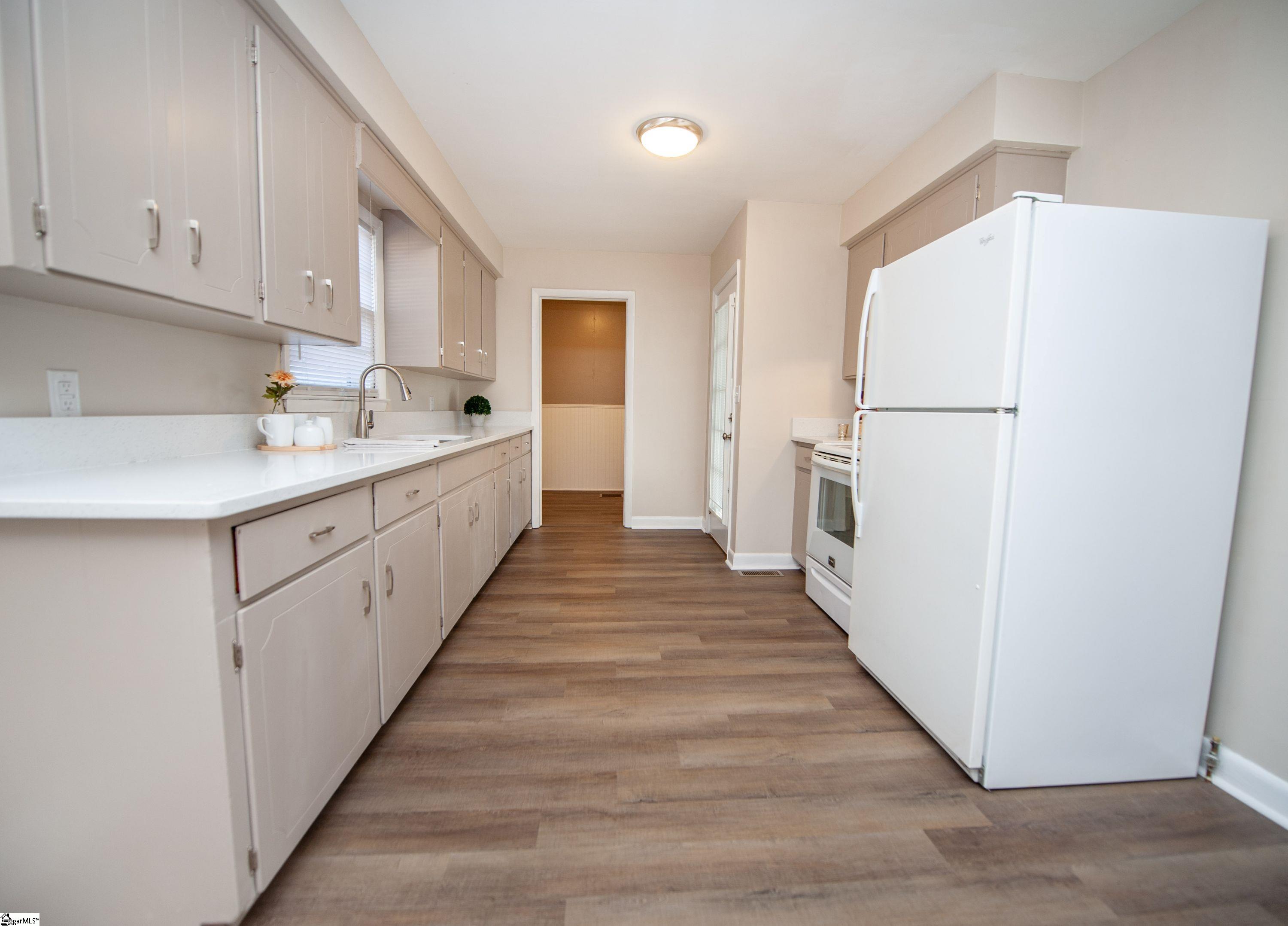 106 State Rd S-42-2249 Boiling Springs, SC 29316 - Photo 7 of 29