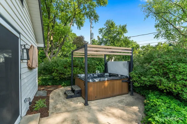 $650,000 | 2300 Kaneville Road, Geneva, IL 60134