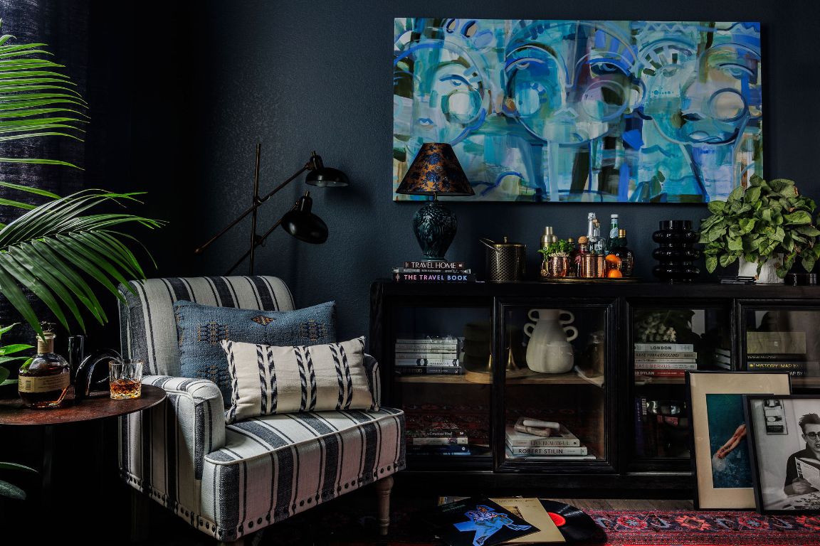 120 Hollytree Court Georgetown, TX 78628 - Photo 16 of 40 a living room with lots of furniture and a potted plant