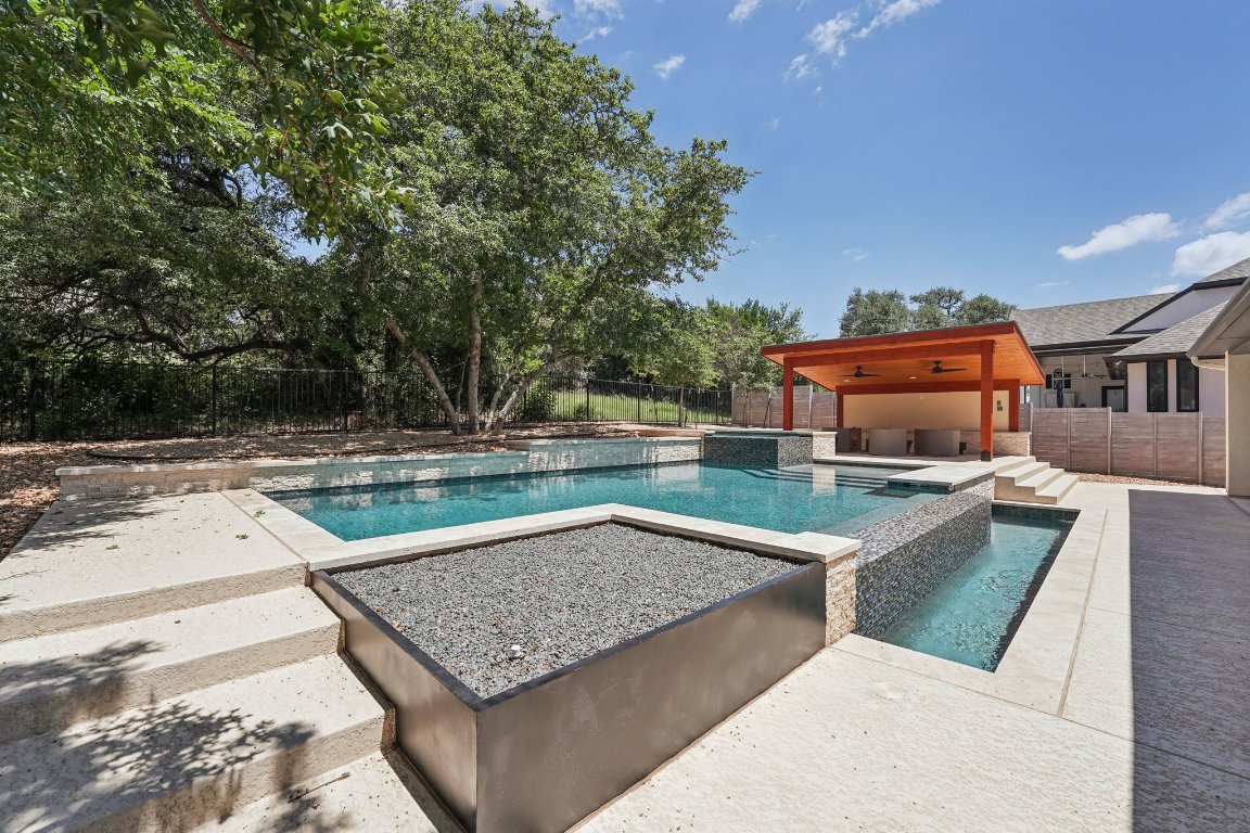 120 Hollytree Court Georgetown, TX 78628 - Photo 33 of 40