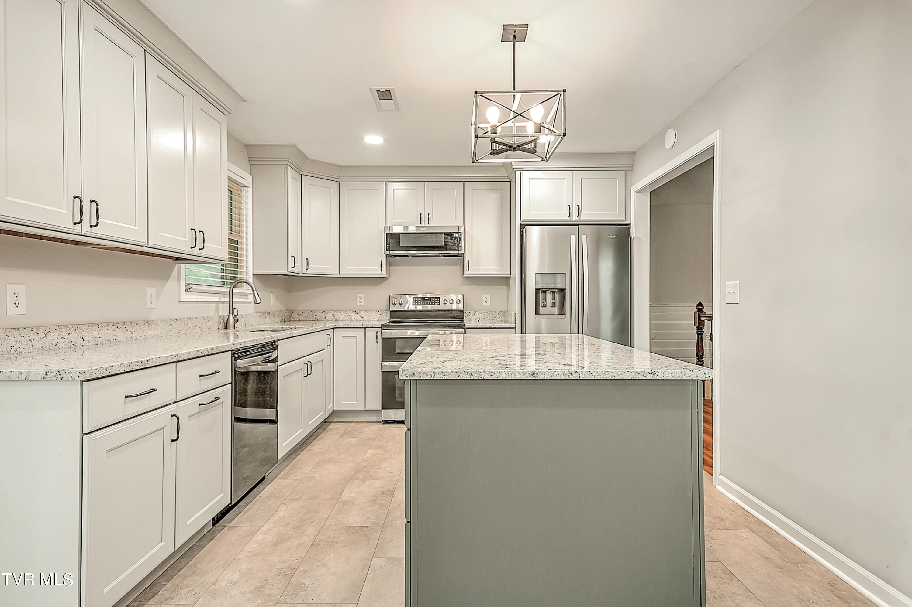 518 Spruce Street Mount Carmel, TN 37645 - Photo 17 of 52 tempImagej0QaTy