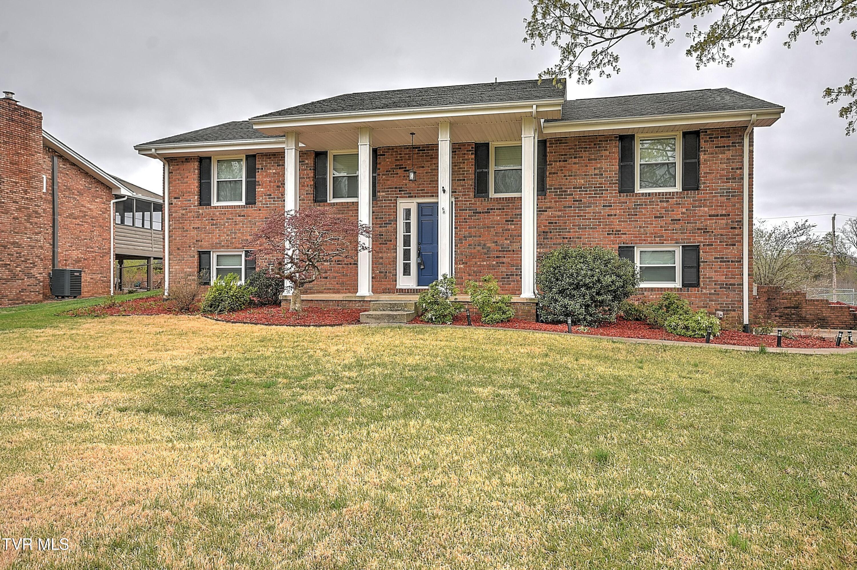 518 Spruce Street Mount Carmel, TN 37645 - Photo 2 of 52 tempImageUDBvgC