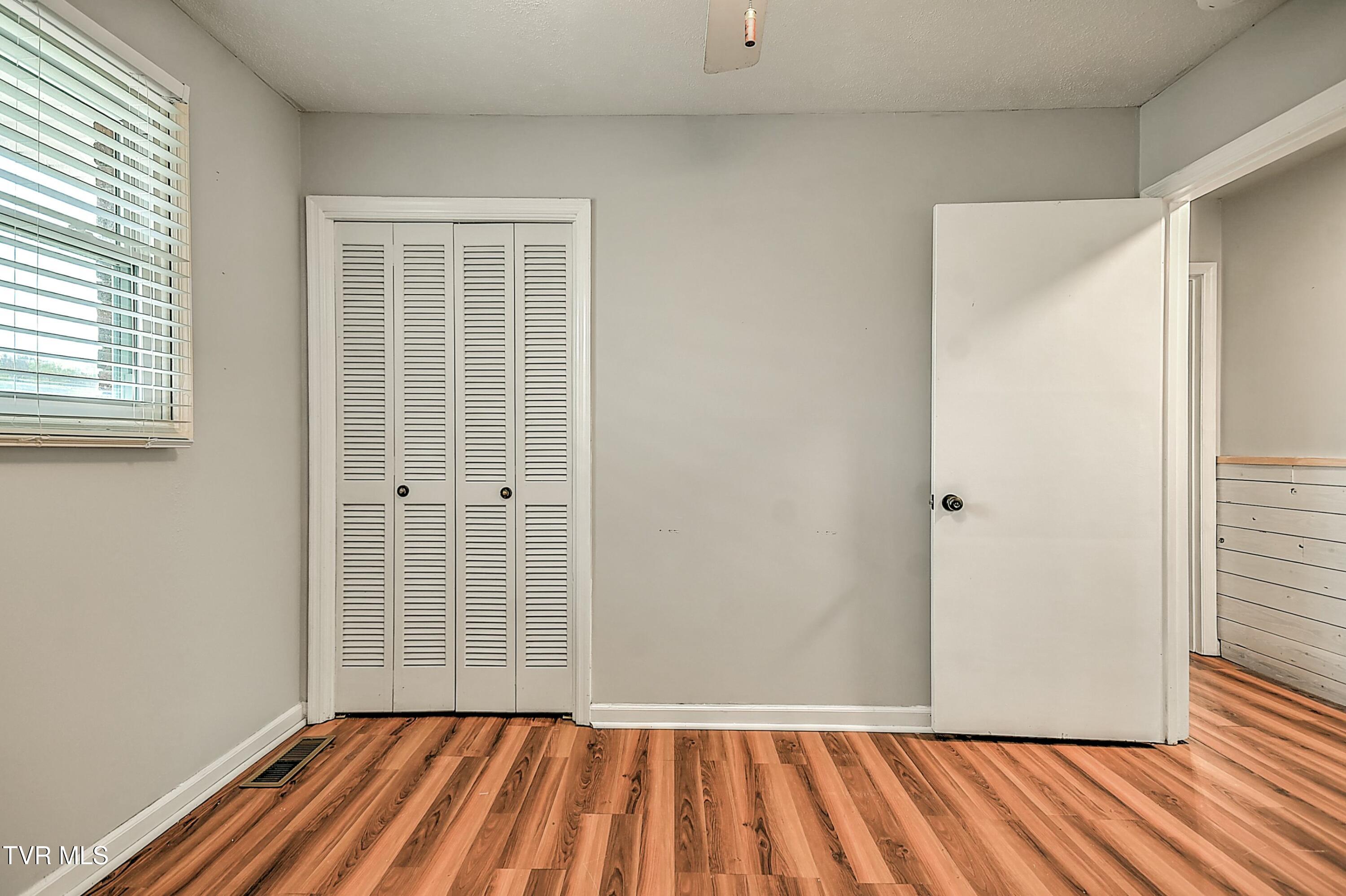 518 Spruce Street Mount Carmel, TN 37645 - Photo 23 of 52 tempImage7Gdolf