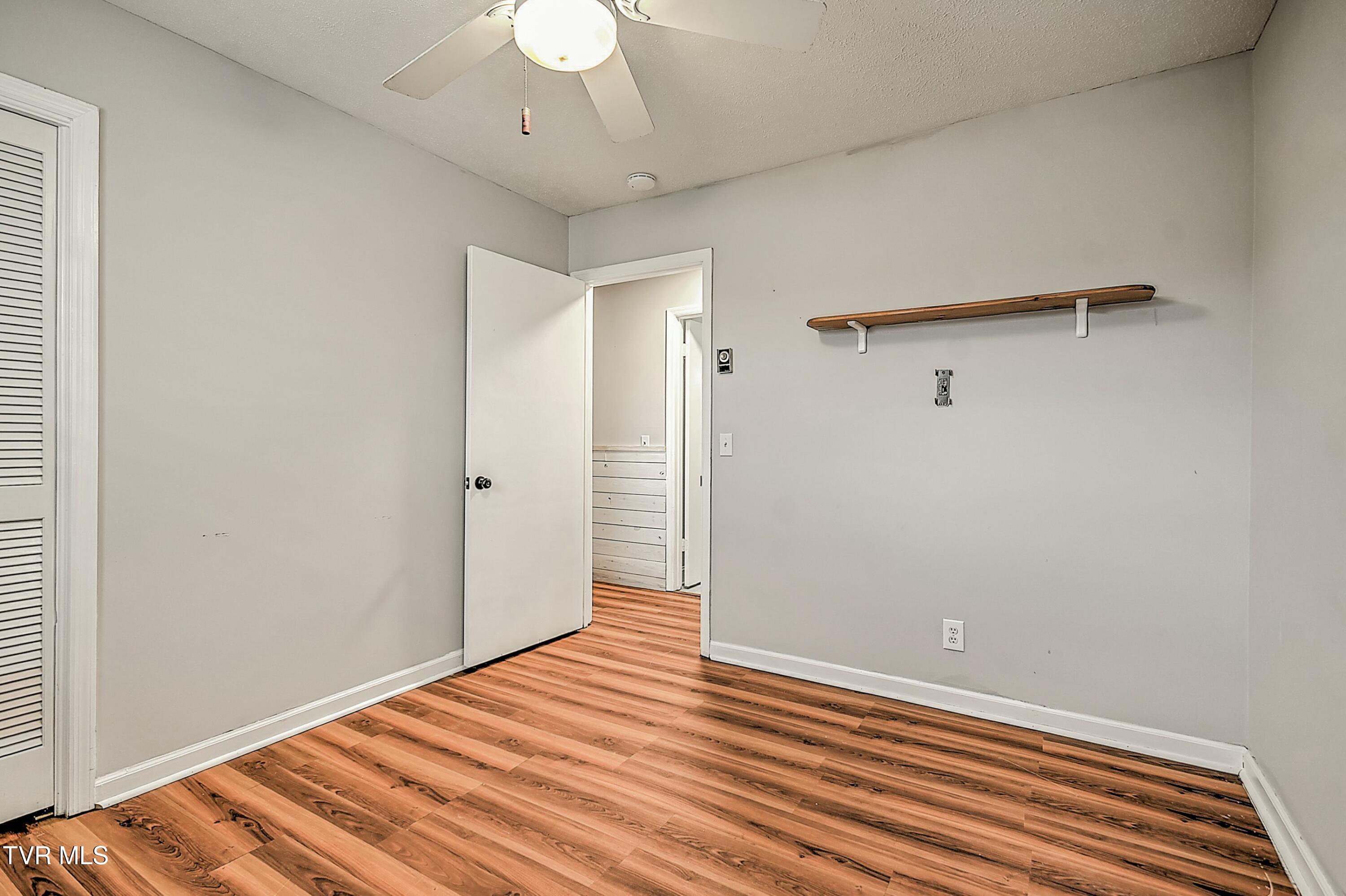 518 Spruce Street Mount Carmel, TN 37645 - Photo 24 of 52 tempImagecduSfm