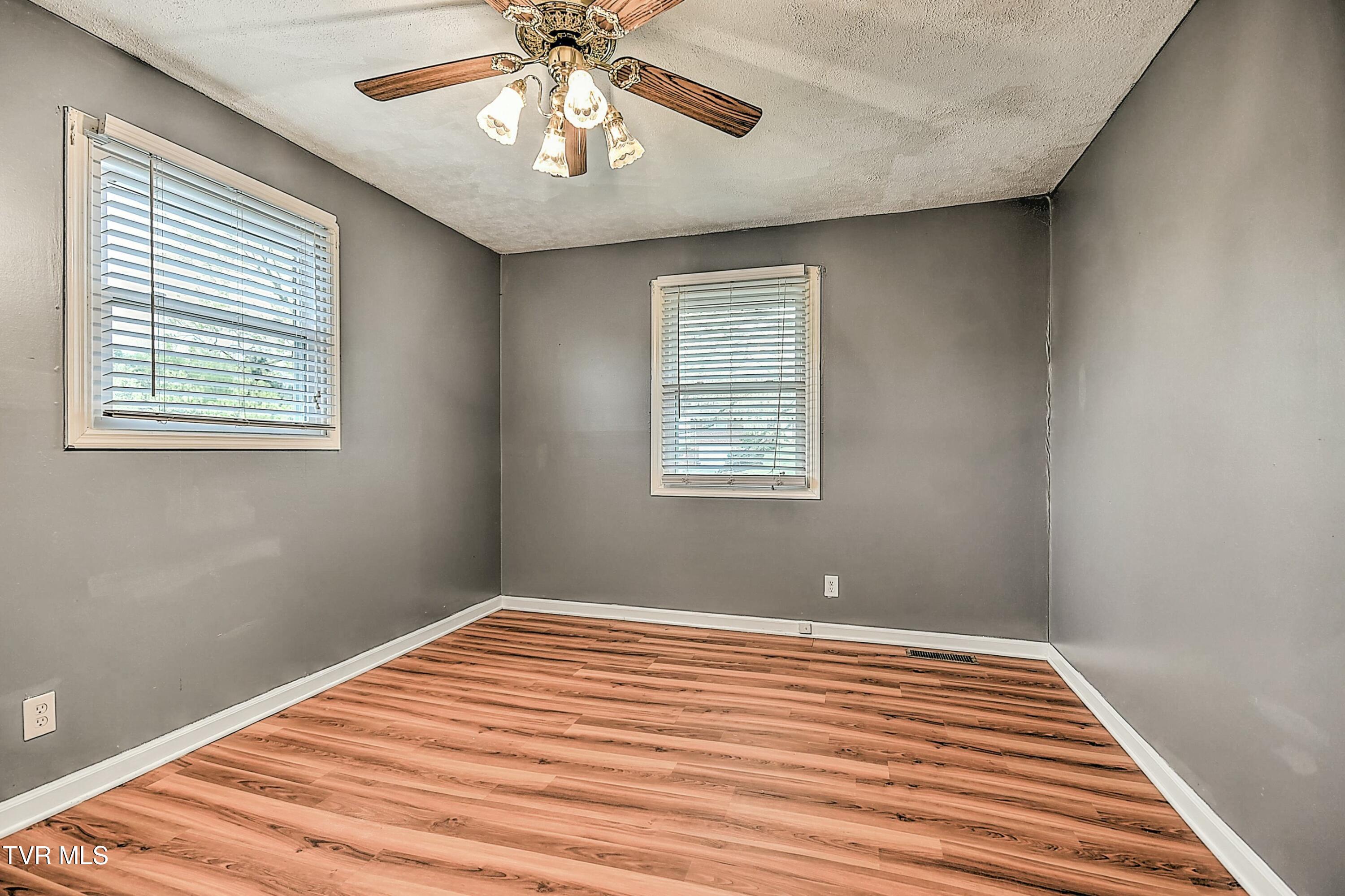 518 Spruce Street Mount Carmel, TN 37645 - Photo 25 of 52 tempImageUHnhV1