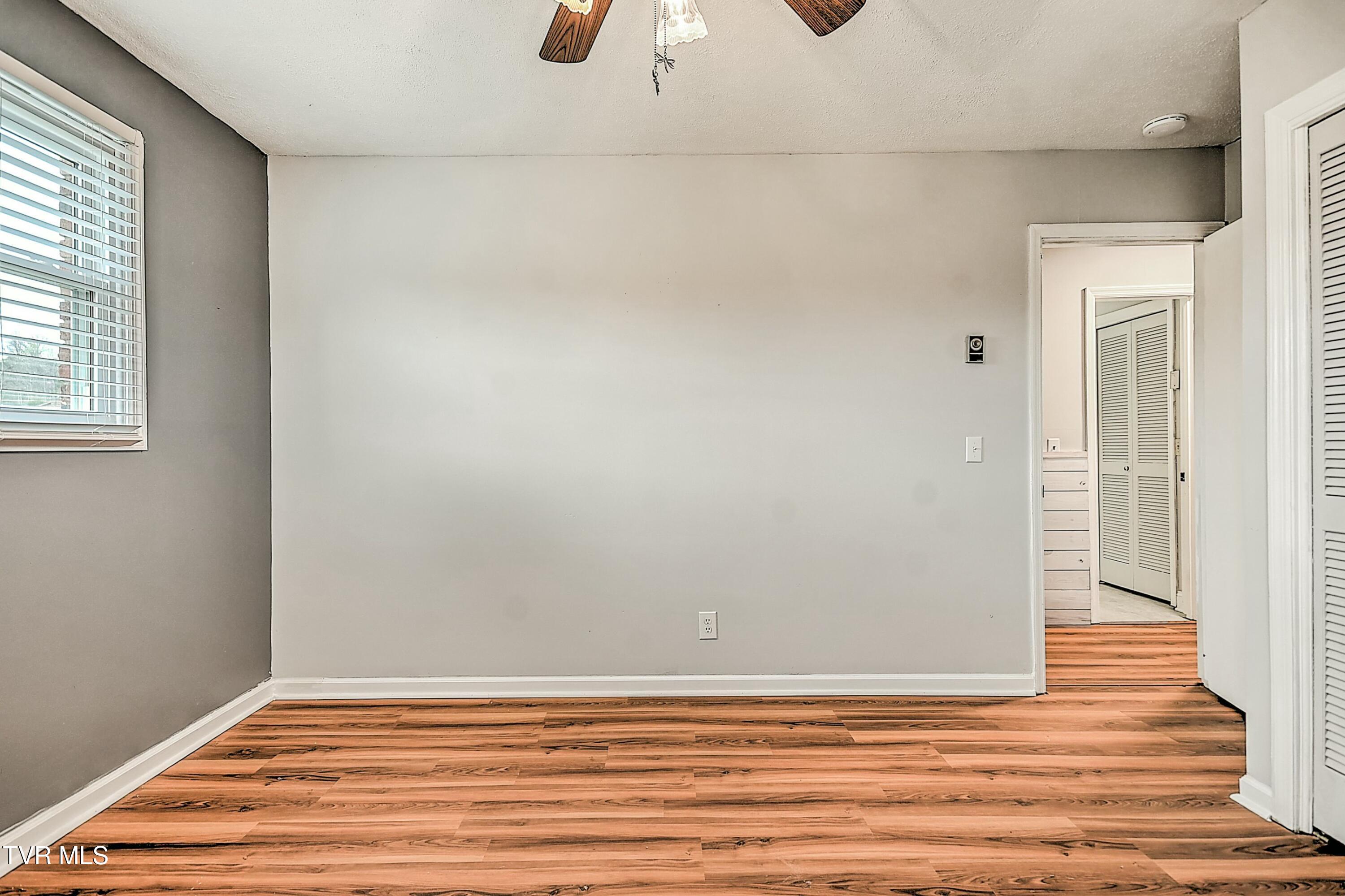 518 Spruce Street Mount Carmel, TN 37645 - Photo 32 of 52 tempImageb42wYz