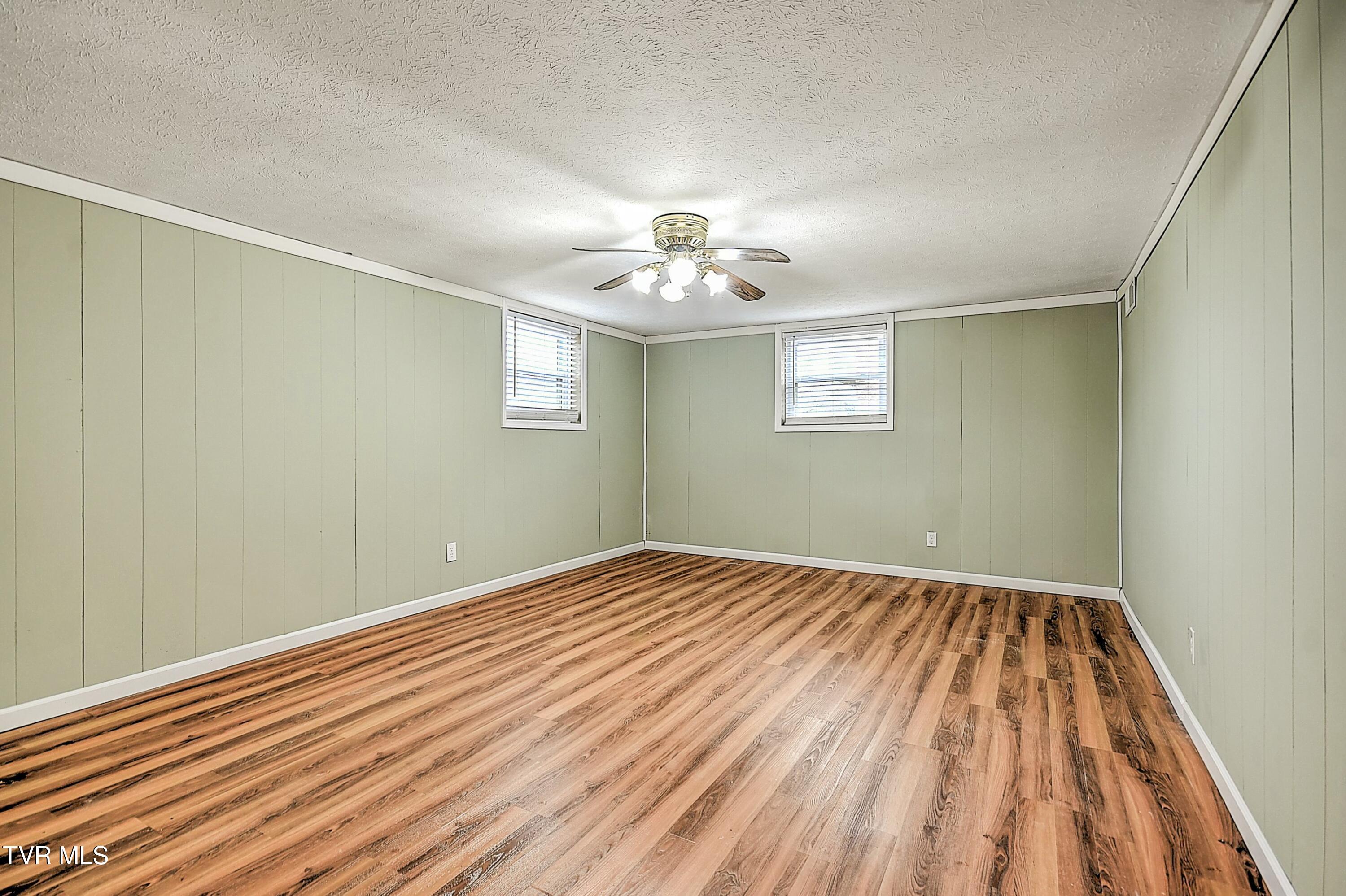 518 Spruce Street Mount Carmel, TN 37645 - Photo 34 of 52 tempImage1IbEjD