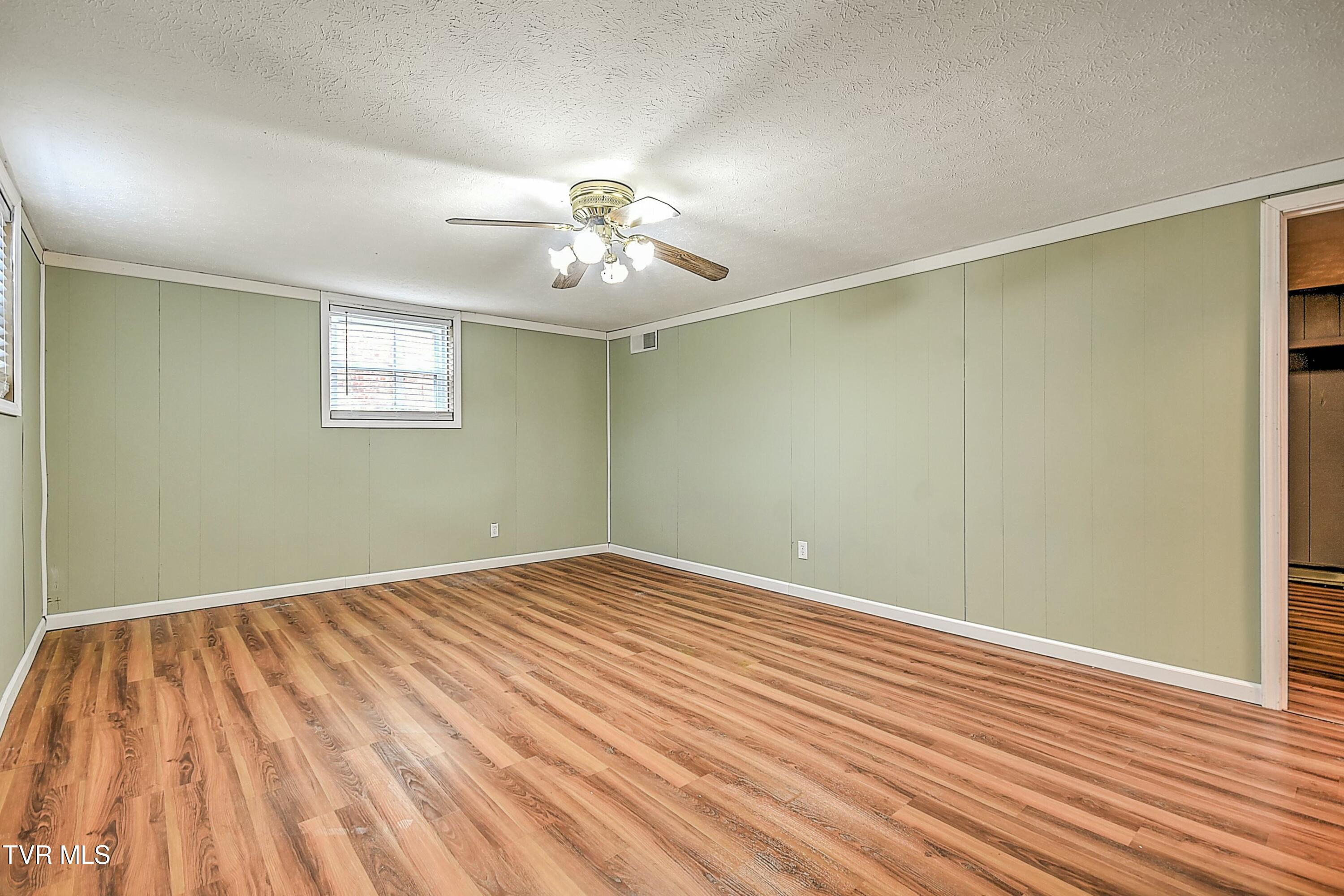 518 Spruce Street Mount Carmel, TN 37645 - Photo 35 of 52 tempImageixWHJp