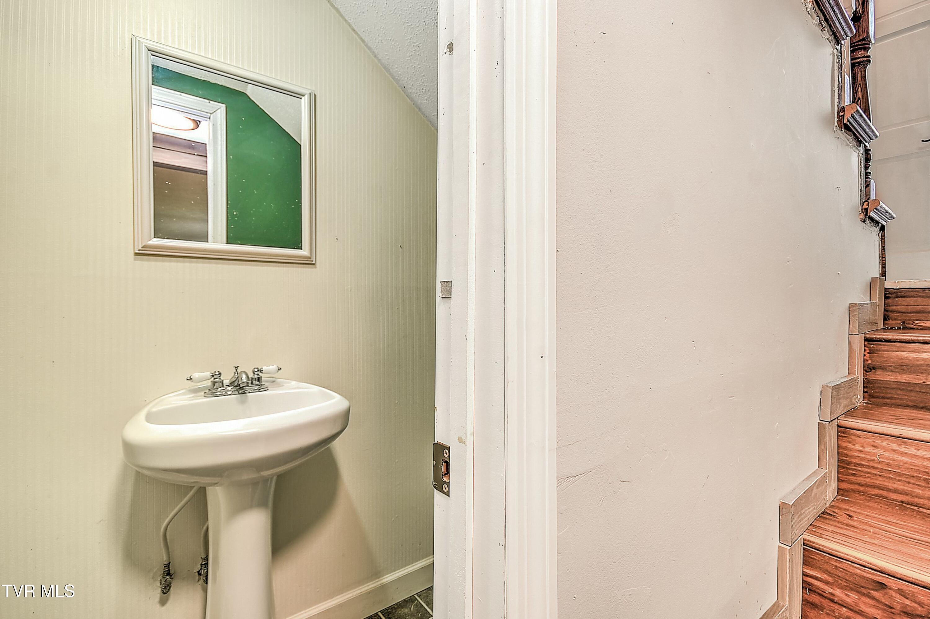 518 Spruce Street Mount Carmel, TN 37645 - Photo 37 of 52 tempImageF7dh6M