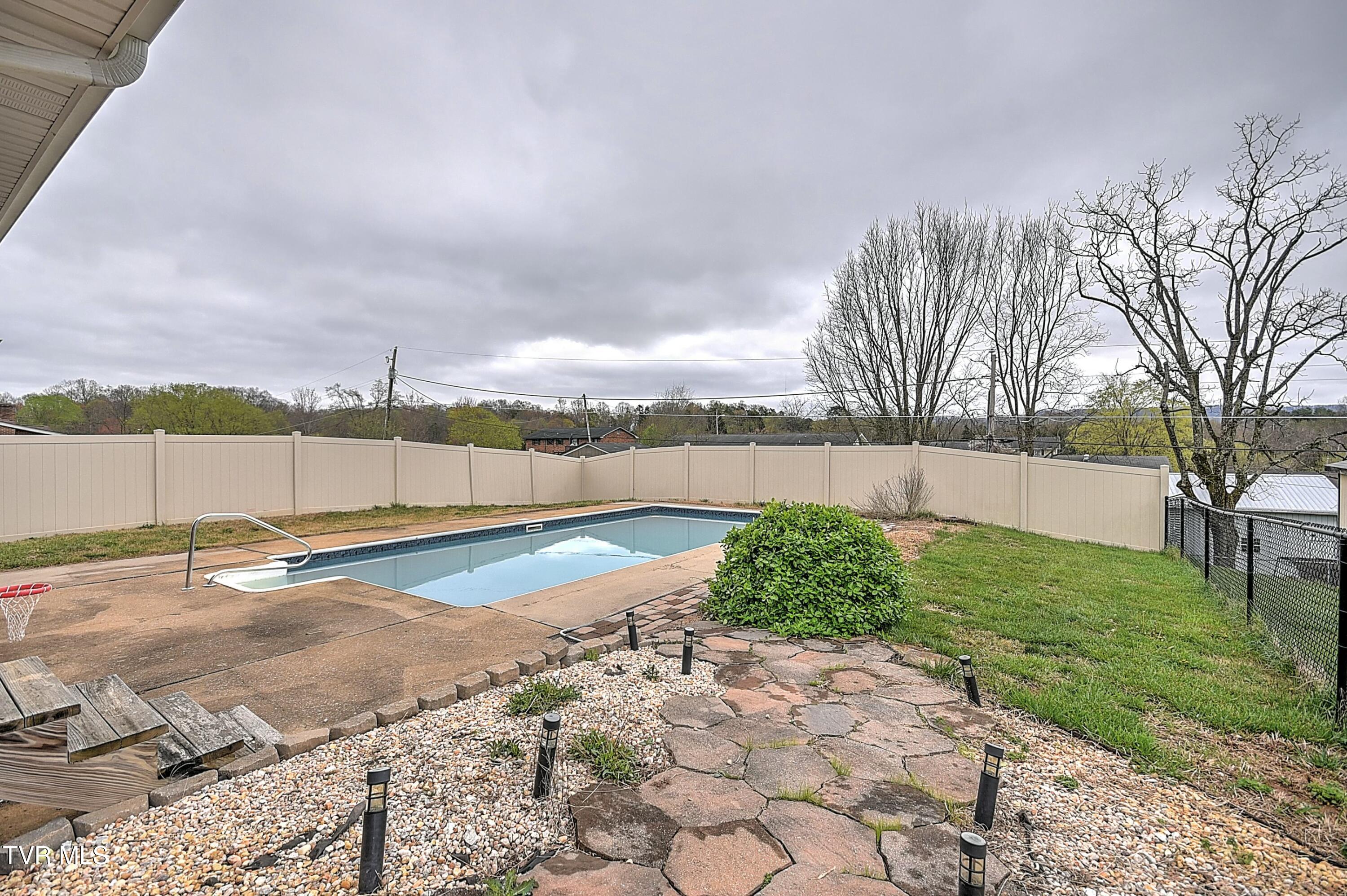 518 Spruce Street Mount Carmel, TN 37645 - Photo 48 of 52 tempImage02E6Of