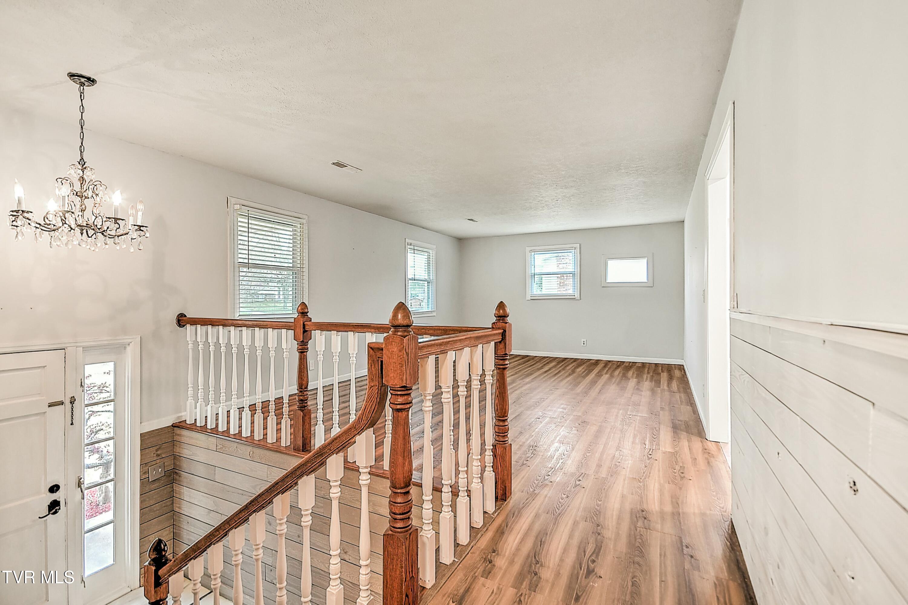 518 Spruce Street Mount Carmel, TN 37645 - Photo 7 of 52 tempImageoX9vc4