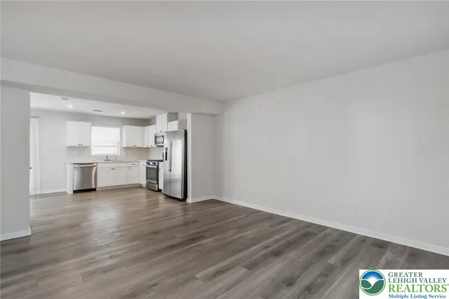 $319,900 | 2142 Cross Country Road, Northampton, PA 18067