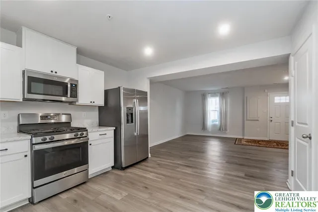 $319,900 | 2142 Cross Country Road, Northampton, PA 18067