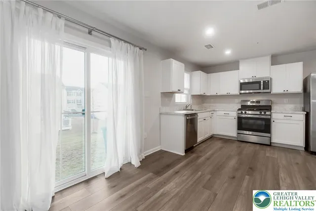 $319,900 | 2142 Cross Country Road, Northampton, PA 18067