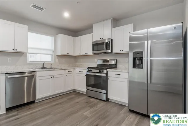 $319,900 | 2142 Cross Country Road, Northampton, PA 18067