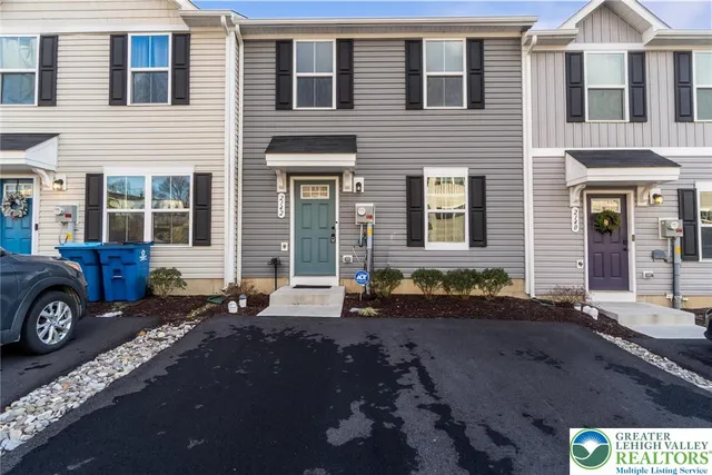 $319,900 | 2142 Cross Country Road, Northampton, PA 18067