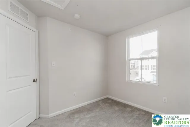 $319,900 | 2142 Cross Country Road, Northampton, PA 18067