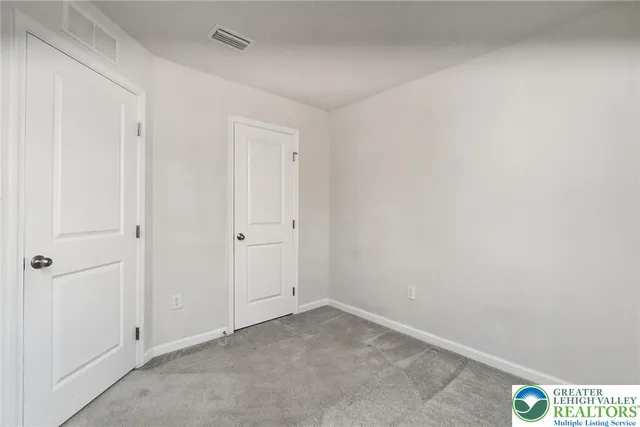 $319,900 | 2142 Cross Country Road, Northampton, PA 18067